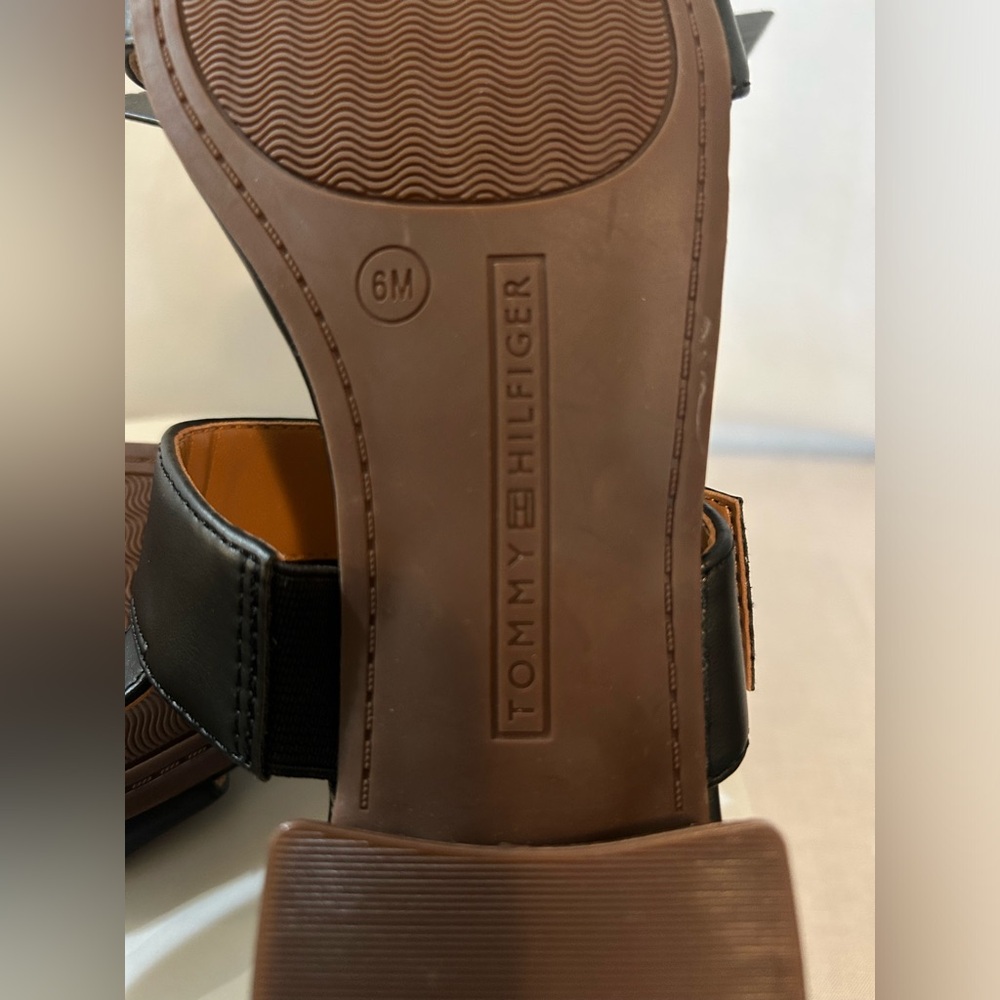 Tommy Hilfiger - Black Sandals with Gold Buckle - Picture 5 of 11